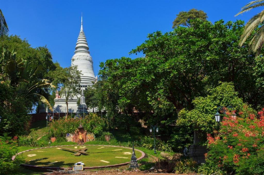Jun Yue Hotel Phnom Penh Exterior photo
