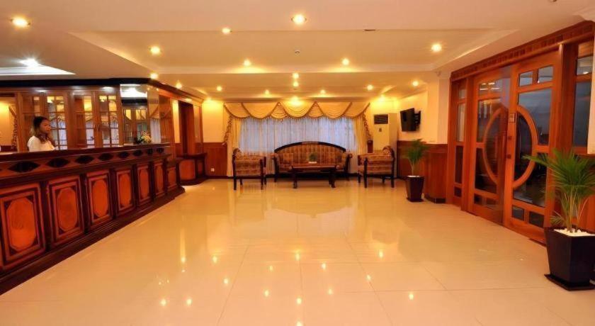 Jun Yue Hotel Phnom Penh Exterior photo