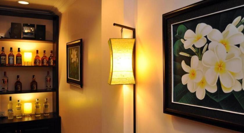 Jun Yue Hotel Phnom Penh Exterior photo