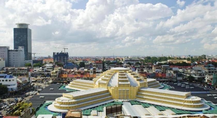 Jun Yue Hotel Phnom Penh Exterior photo