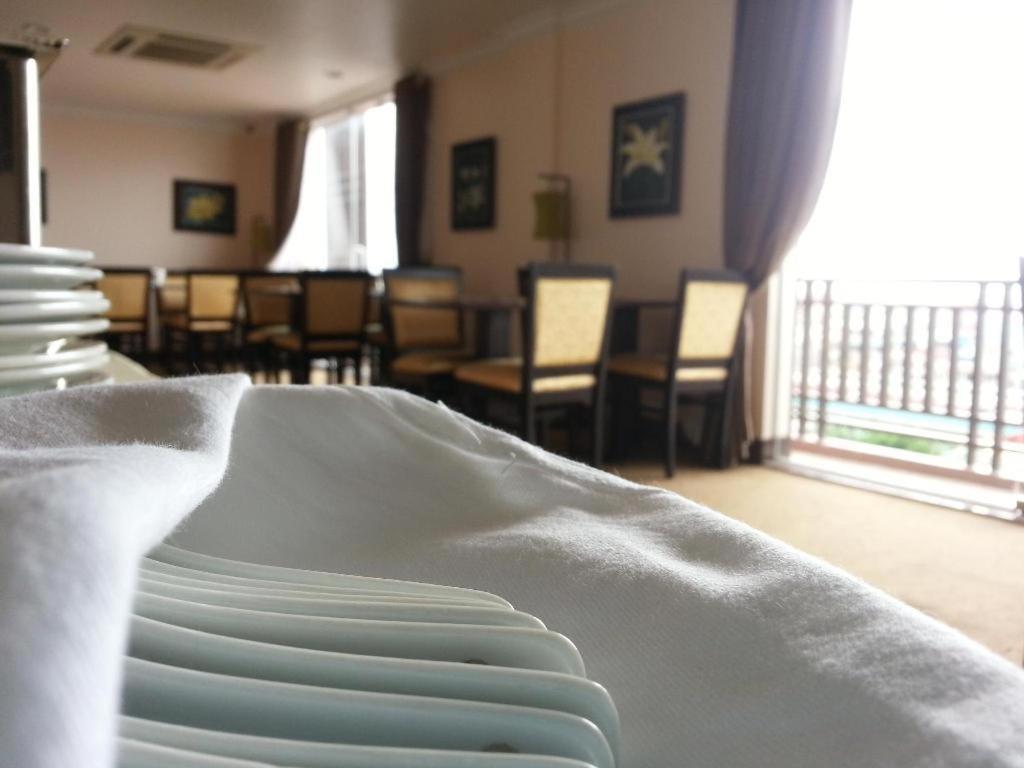 Jun Yue Hotel Phnom Penh Exterior photo