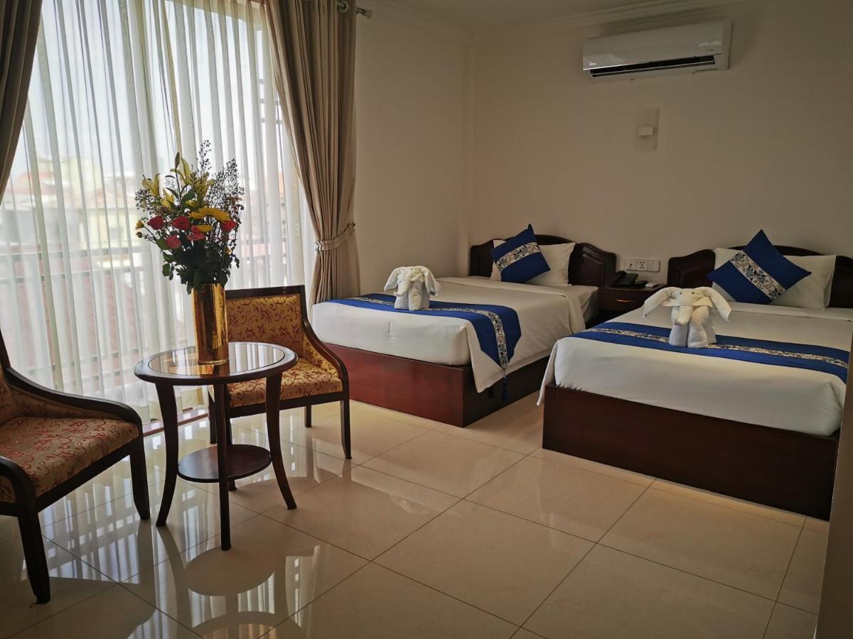 Jun Yue Hotel Phnom Penh Exterior photo