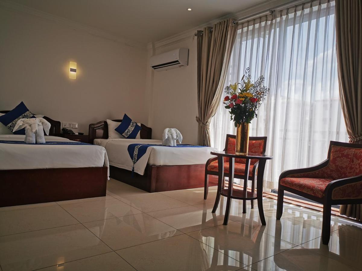 Jun Yue Hotel Phnom Penh Exterior photo