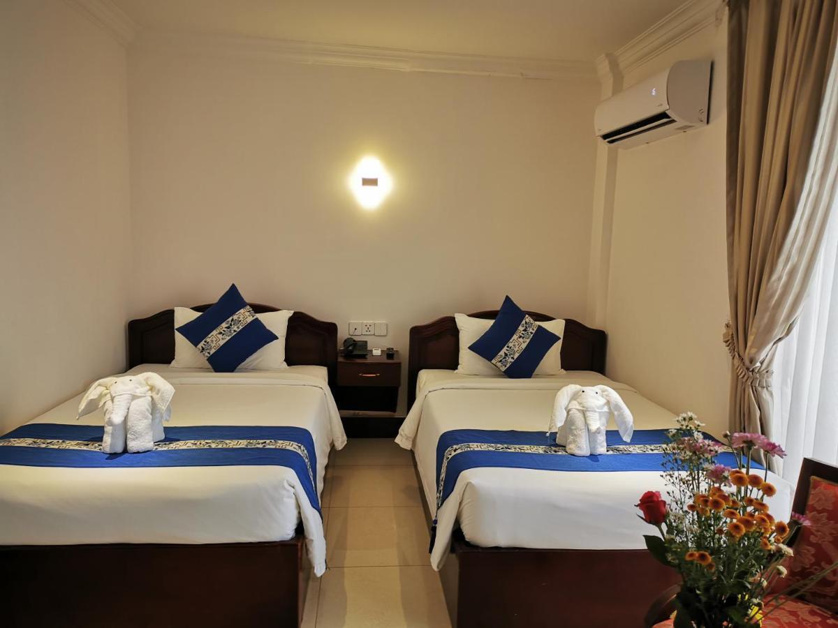 Jun Yue Hotel Phnom Penh Exterior photo